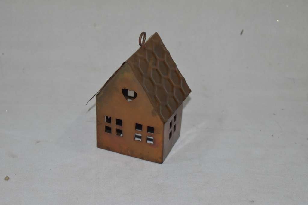 LH-72906 House with Tealight Holder
